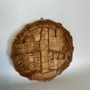 Vintage London 3D Relief Wall Plaque - Faux Wood Carving Souvenir 5.5"